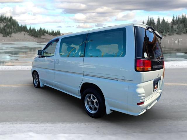 2000 Nissan El Grande VAN