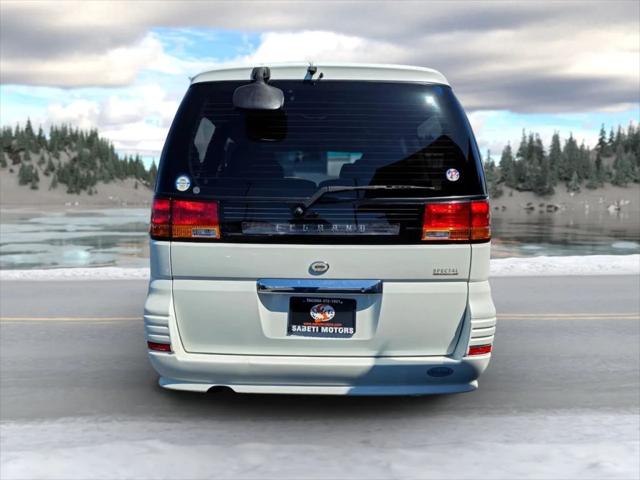 2000 Nissan El Grande VAN