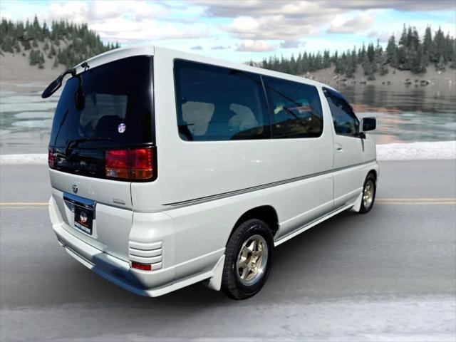 2000 Nissan El Grande VAN
