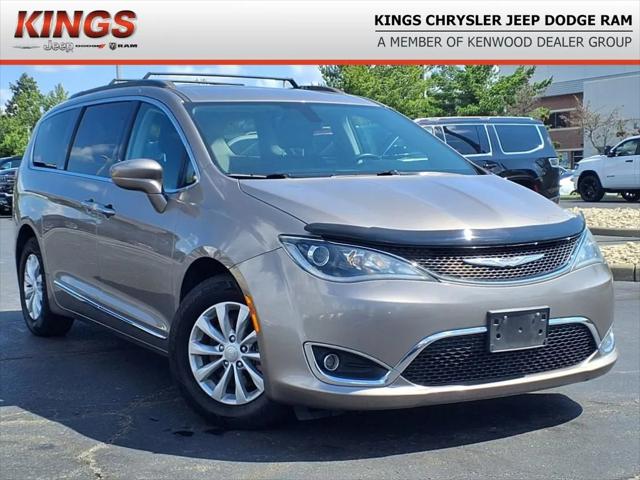 2017 Chrysler Pacifica Touring-L 2017 Chrysler Pacifica Touring-L