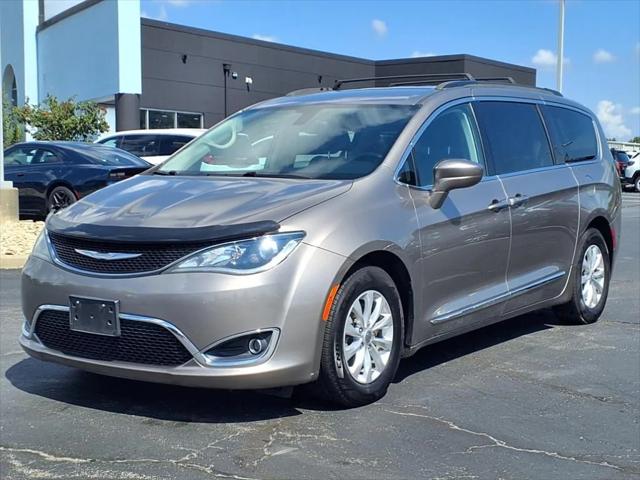 2017 Chrysler Pacifica Touring-L 2017 Chrysler Pacifica Touring-L