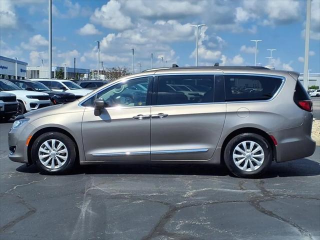 2017 Chrysler Pacifica Touring-L 2017 Chrysler Pacifica Touring-L