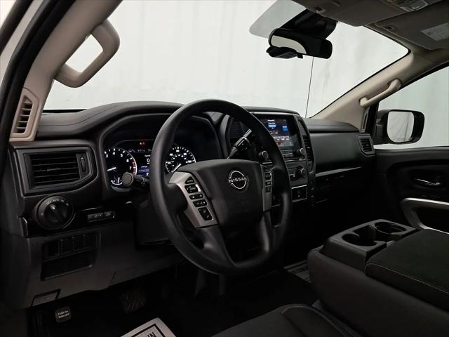 2023 Nissan Titan Crew Cab SV 4x2