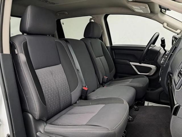 2023 Nissan Titan Crew Cab SV 4x2