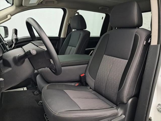 2023 Nissan Titan Crew Cab SV 4x2