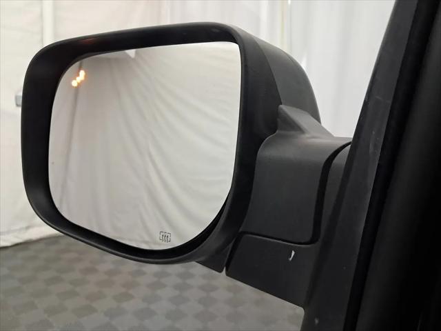 2023 Nissan Titan Crew Cab SV 4x2