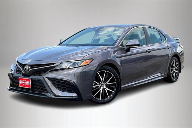 2022 Toyota Camry SE AWD