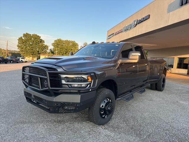 2023 RAM 3500 Laramie Crew Cab 4x4 8 Box