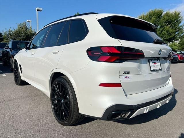 2025 BMW X5 M60i
