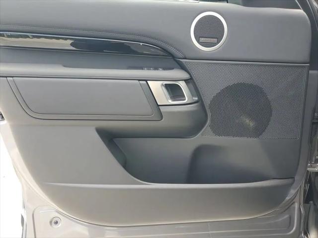 2025 Land Rover Discovery P300 S