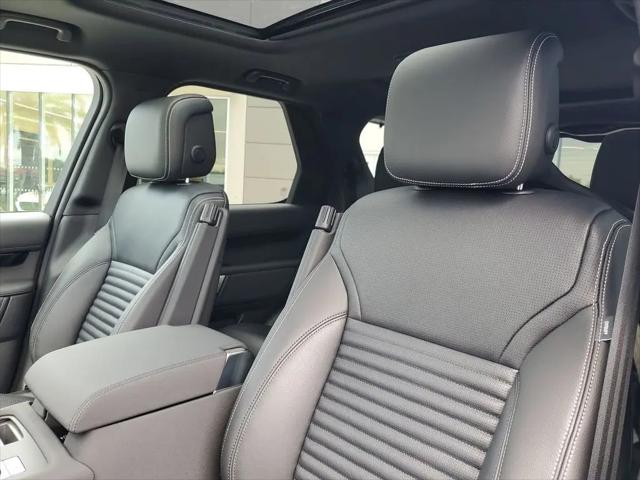 2025 Land Rover Discovery P300 S
