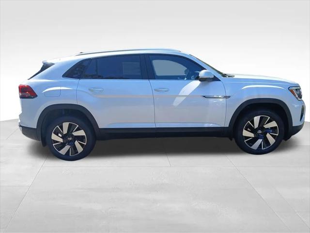 2026 Volkswagen Atlas Cross Sport SE with Technology
