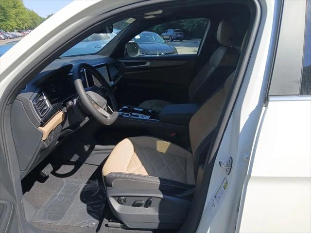 2026 Volkswagen Atlas Cross Sport SE with Technology