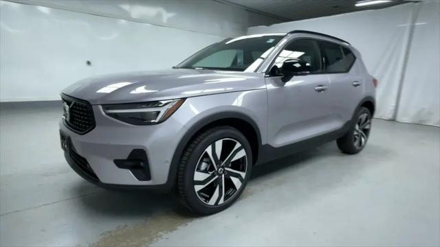 2026 Volvo XC40 Ultra, B5 AWD Gas (mild hybrid), Dark