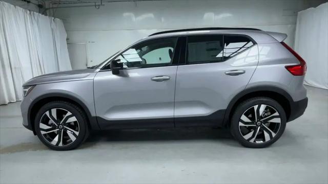 2026 Volvo XC40 Ultra, B5 AWD Gas (mild hybrid), Dark
