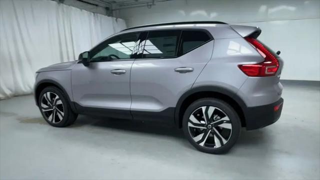 2026 Volvo XC40 Ultra, B5 AWD Gas (mild hybrid), Dark