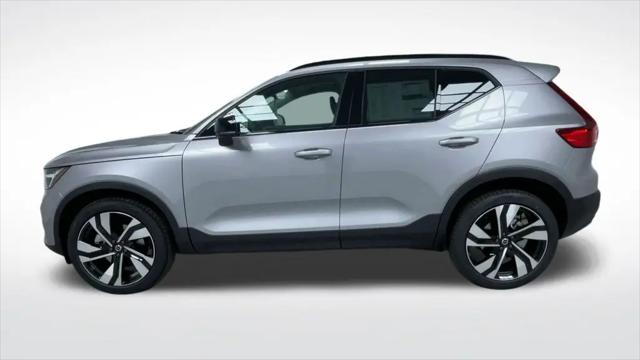2026 Volvo XC40 Ultra, B5 AWD Gas (mild hybrid), Dark