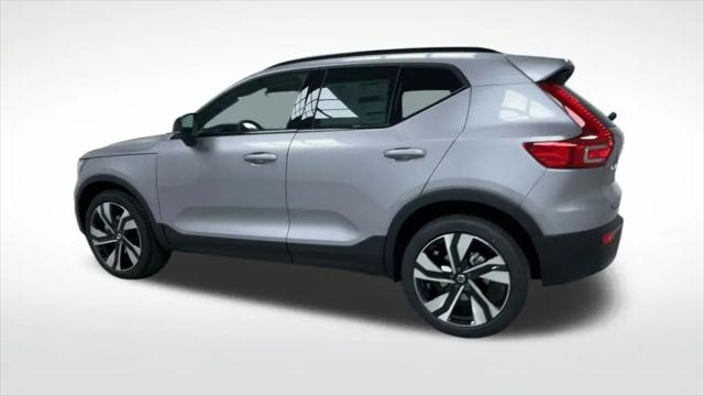 2026 Volvo XC40 Ultra, B5 AWD Gas (mild hybrid), Dark