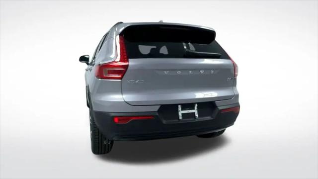 2026 Volvo XC40 Ultra, B5 AWD Gas (mild hybrid), Dark