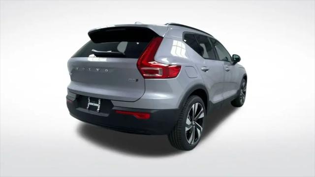 2026 Volvo XC40 Ultra, B5 AWD Gas (mild hybrid), Dark