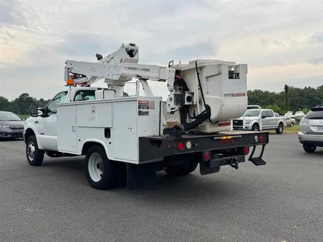 2004 Ford F-550 XL