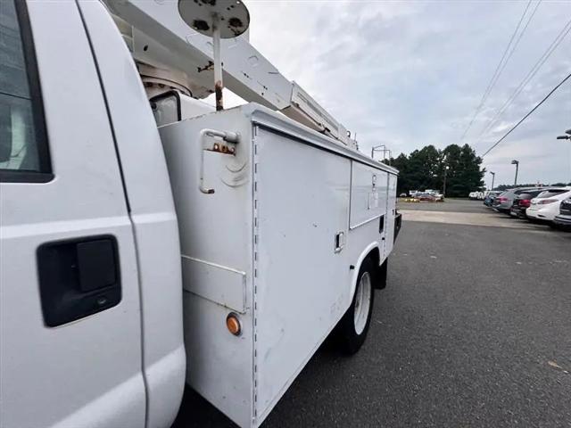 2004 Ford F-550 XL