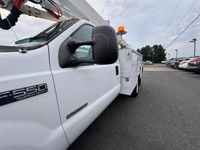 2004 Ford F-550 XL
