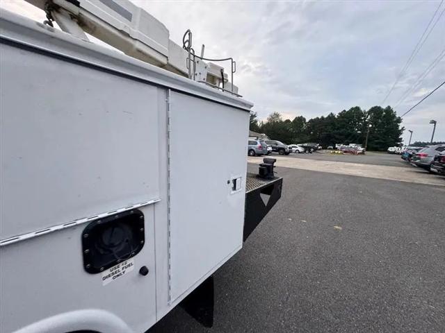 2004 Ford F-550 XL