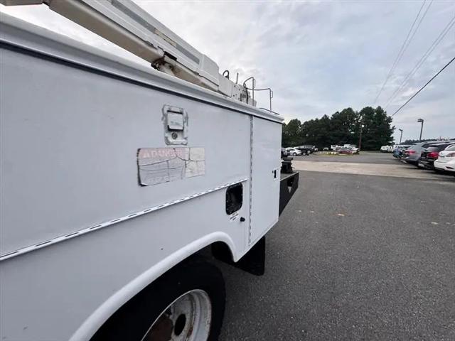 2004 Ford F-550 XL