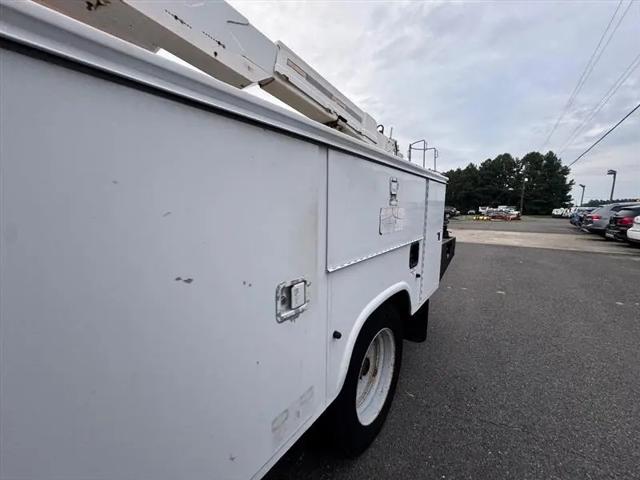 2004 Ford F-550 XL