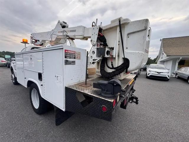 2004 Ford F-550 XL