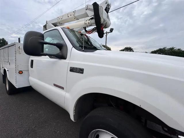 2004 Ford F-550 XL