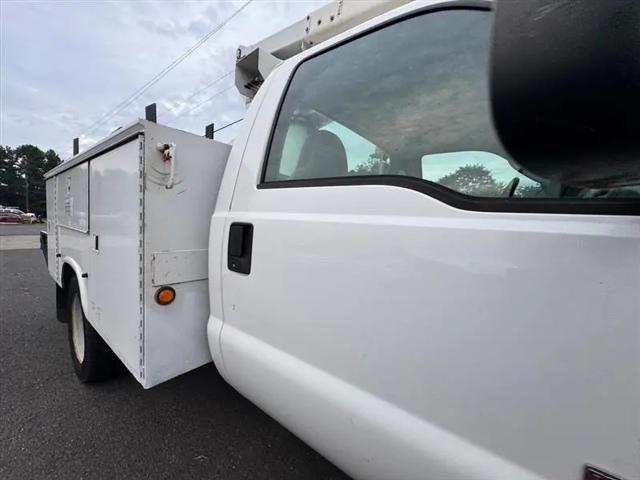 2004 Ford F-550 XL
