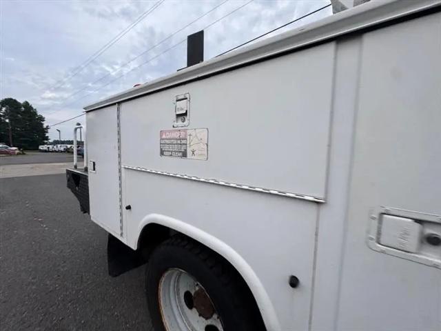 2004 Ford F-550 XL