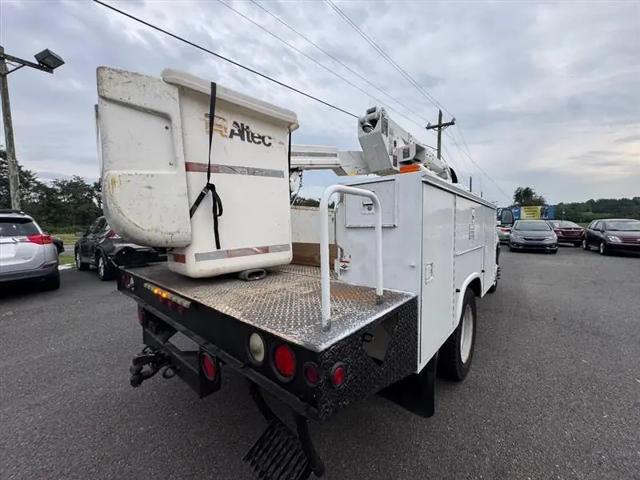 2004 Ford F-550 XL