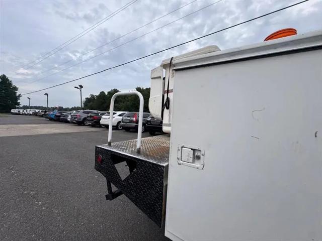 2004 Ford F-550 XL