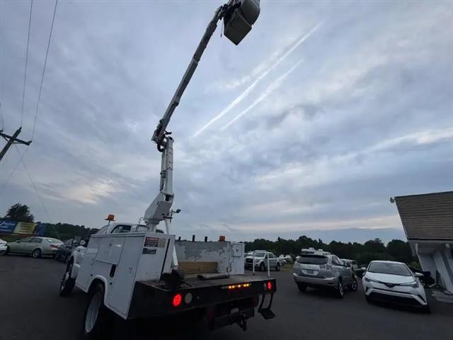 2004 Ford F-550 XL