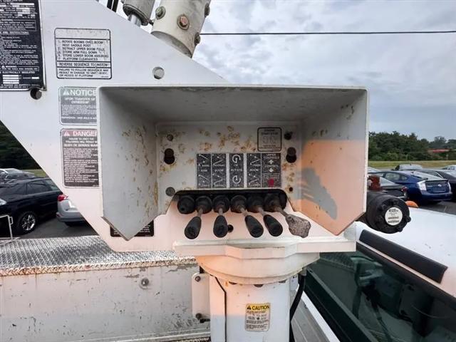 2004 Ford F-550 XL