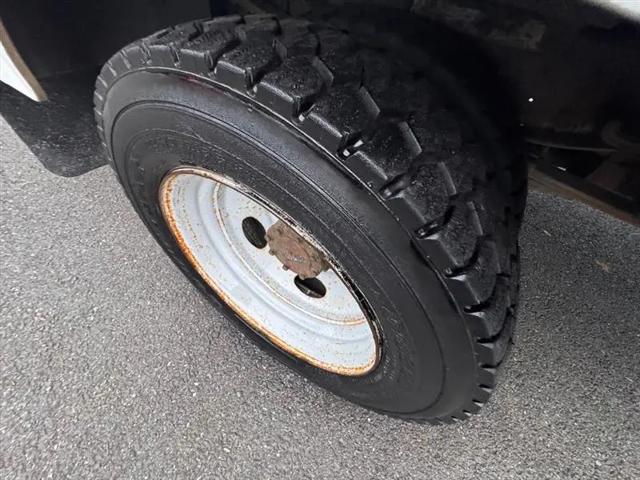2004 Ford F-550 XL