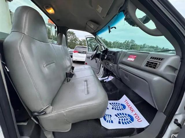 2004 Ford F-550 XL