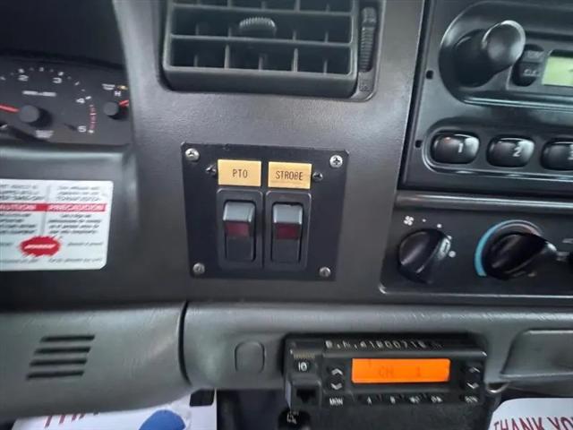 2004 Ford F-550 XL