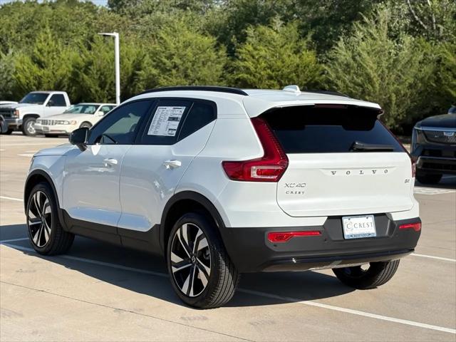 2026 Volvo XC40 Plus, B4 FWD Gas (mild hybrid), Dark