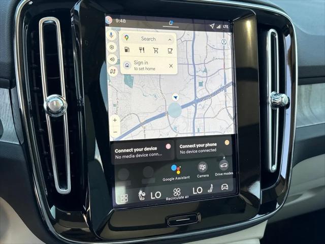 2026 Volvo XC40 Plus, B4 FWD Gas (mild hybrid), Dark