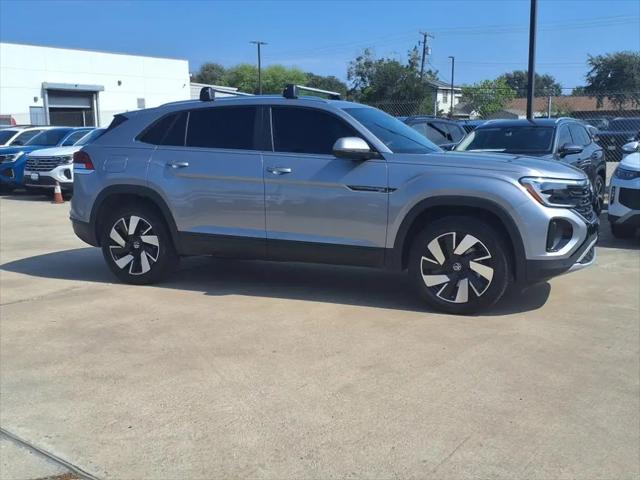 2026 Volkswagen Atlas Cross Sport SE with Technology