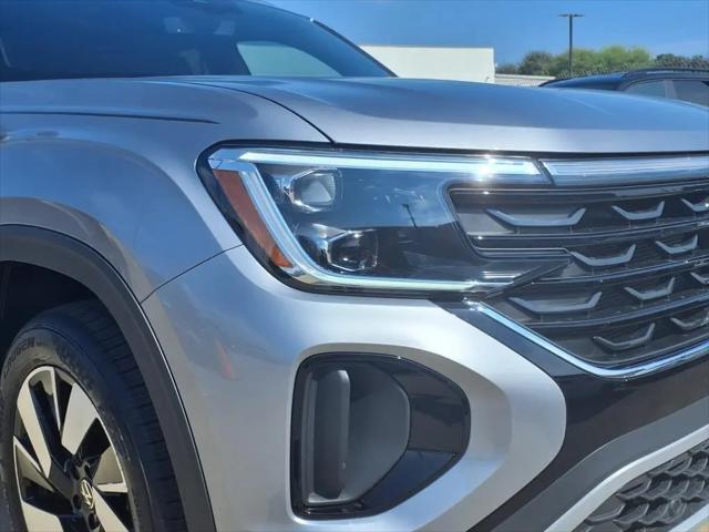 2026 Volkswagen Atlas Cross Sport SE with Technology