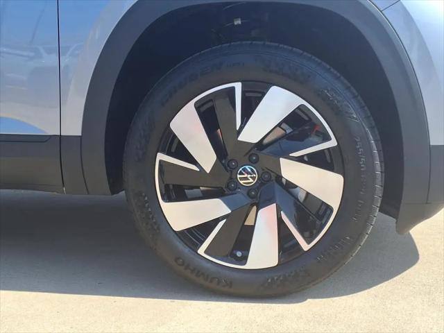 2026 Volkswagen Atlas Cross Sport SE with Technology