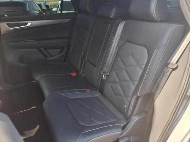 2026 Volkswagen Atlas Cross Sport SE with Technology