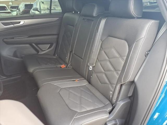 2026 Volkswagen Atlas Cross Sport SE with Technology