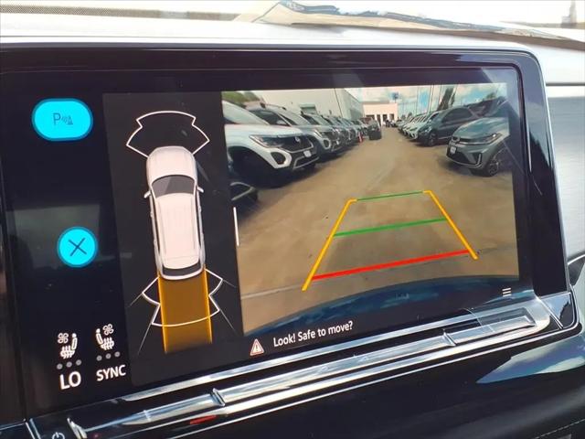 2026 Volkswagen Atlas Cross Sport SE with Technology