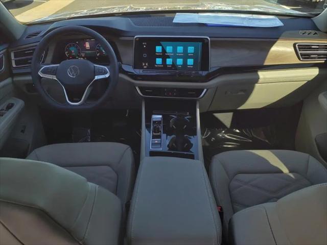 2026 Volkswagen Atlas SE with Technology